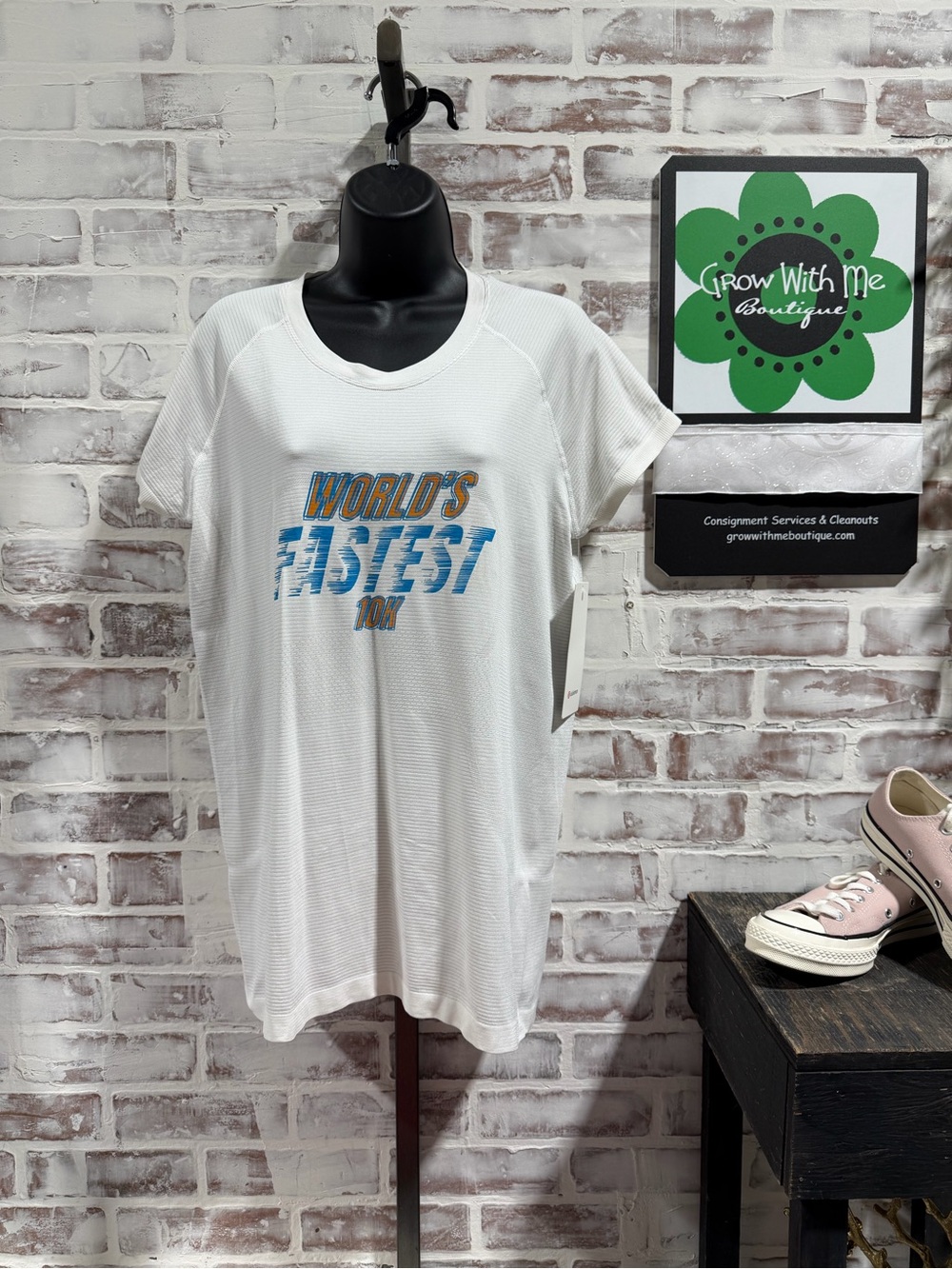 Swiftly World's Fastest Graphic White Women's Tee Size 12